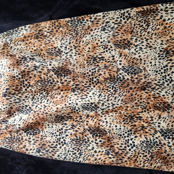 Leopard Print Skirt - Picture 4 of 4